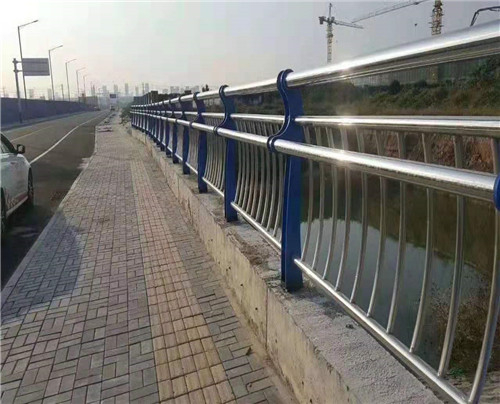 不銹鋼橋梁護(hù)欄河道橋梁